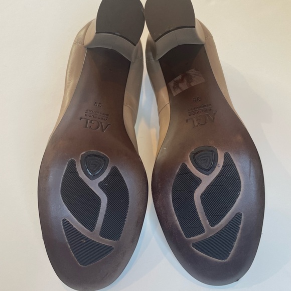 AGL Heels - Picture 5 of 5